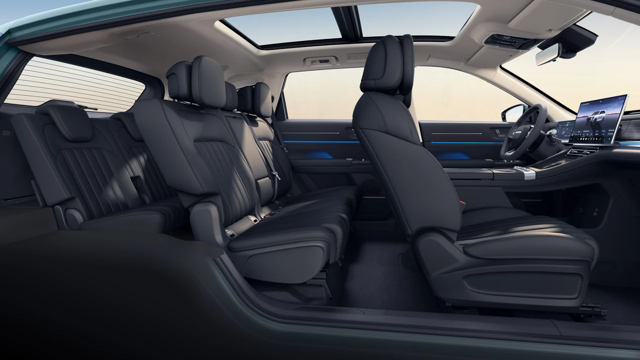 Cabina del S08 PHEV: Vista lateral del habitáculo Cabina del S08 PHEV: Vista lateral del habitáculo